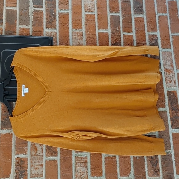 Amazon Essentials Classic Fit Light Weight V Neck Sweater Size XL - Picture 2 of 6